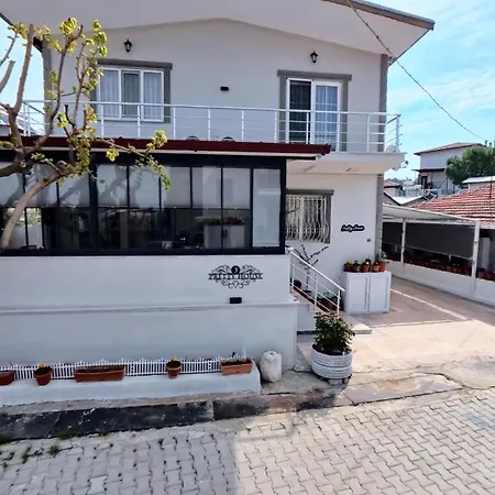 Pretty House *