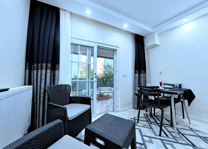 Pretty House *