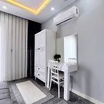 Pretty House פמוקלה