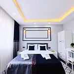 Pretty House *
