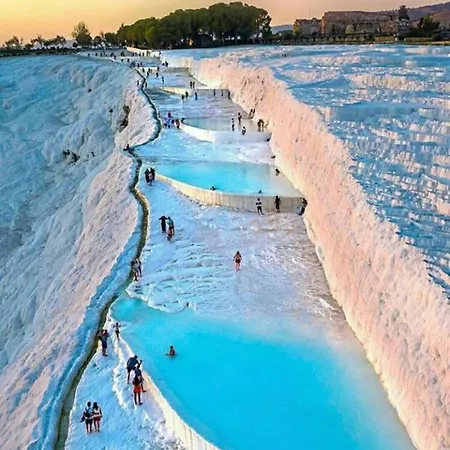 Pretty House פמוקלה