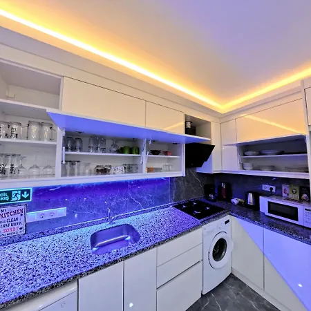 Pretty House פמוקלה