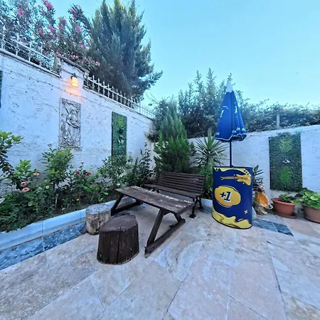 Pretty House * פמוקלה